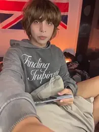 Aronn_44 webcam model stream image