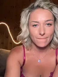 petrouchkaaa_ webcam model stream image