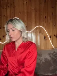 petrouchkaaa_ webcam model stream image