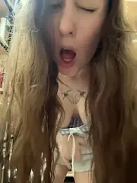 FroggyAnna webcam model stream image