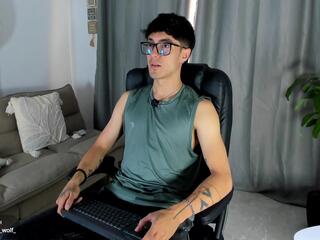 Etham Wolf webcam model stream image
