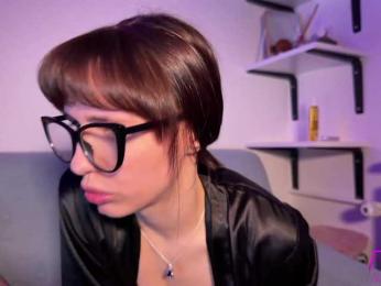 MyshkaNiks webcam model stream image