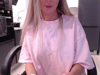 blondalina webcam bongacams model stream image