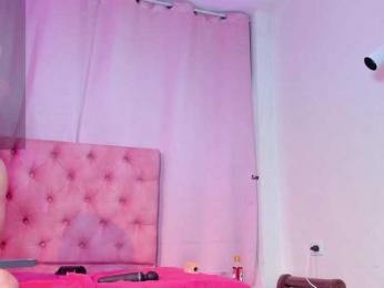 -Dasha webcam model stream image