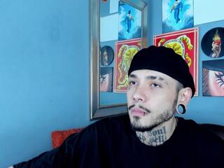 Miiguel Arango webcam model stream image