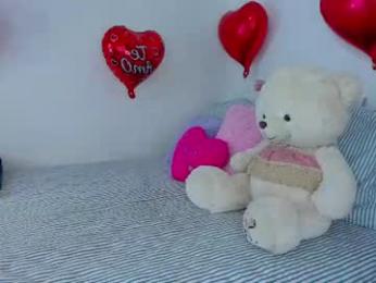 angeline_focus webcam model stream image