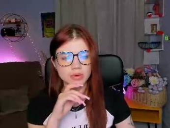 isabel_wave webcam model stream image