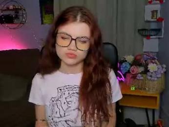 isabel_wave webcam model stream image