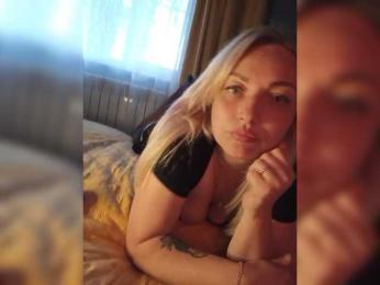 Tanysha-1 webcam bongacams model stream image