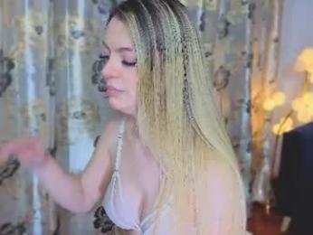 fresita_pink_ webcam model stream image