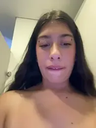 Enyeld_ruru webcam model stream image
