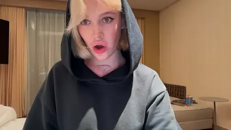 Golden_Aline webcam model stream image