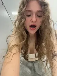 RussianWoman webcam stripchat model stream image