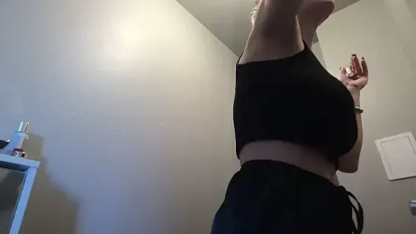 QuenMonicaUK webcam model stream image