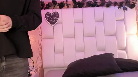 Daphne_And_Roger webcam model stream image