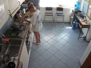 voyeurcam-julmodels-kitchen-2 webcam model stream image