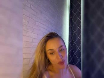 Enchantix webcam bongacams model stream image