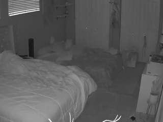 voyeurcam-house-charleys-room webcam model stream image