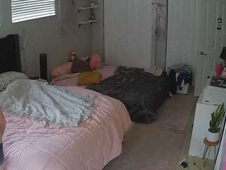 voyeurcam-house-charleys-room webcam model stream image