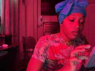 iluvsaffire-bleu webcam model stream image