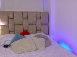 Danile Hensen webcam model stream image