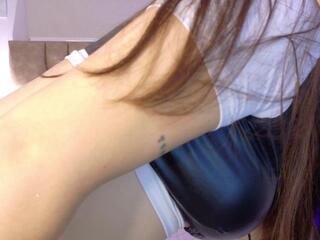 Danile Hensen webcam model stream image