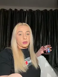 Strongqueen webcam model stream image