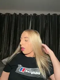 Strongqueen webcam model stream image