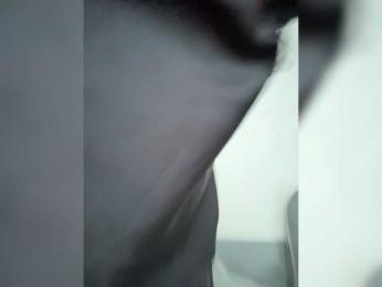 _Ylia_ webcam model stream image
