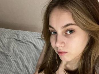 JolynManthe webcam model stream image