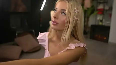 SerenaNoir webcam model stream image