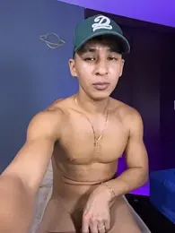liuscast22 webcam stripchat model stream image