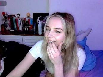 Almondmilka webcam bongacams model stream image