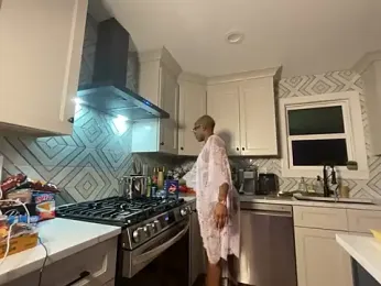 VixenCapri webcam model stream image