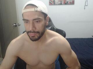 Jusstin I webcam model stream image