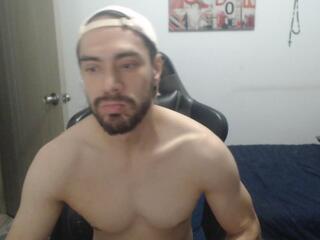 Jusstin I webcam model stream image