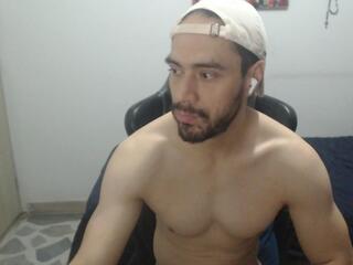 Jusstin I webcam model stream image
