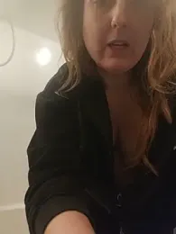 TattedMamaXOXO webcam model stream image