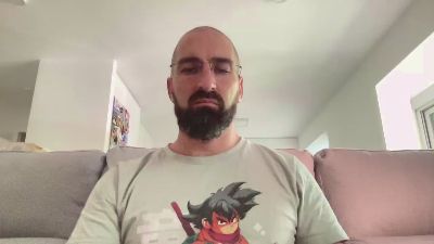 v1c70r1985 webcam cam4 model stream image