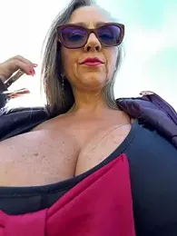 Alimela webcam stripchat model stream image