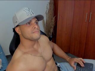 Owen Dark webcam model stream image