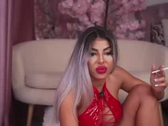 bella_blonda webcam model stream image