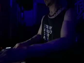 trash4cash webcam model stream image