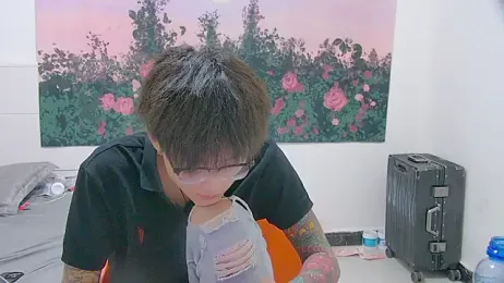 KK-cuteboy webcam model stream image