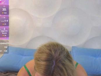 Lolomure webcam model stream image