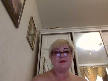 KarinkaSweet webcam model stream image