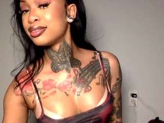 trinityteighlour webcam model stream image