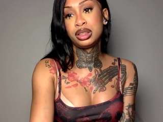 trinityteighlour webcam model stream image