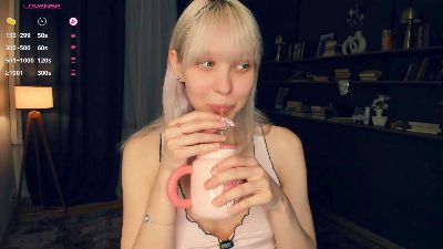 Summer_Lilac webcam model stream image