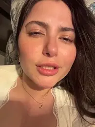 sukhakunis1 webcam stripchat model stream image